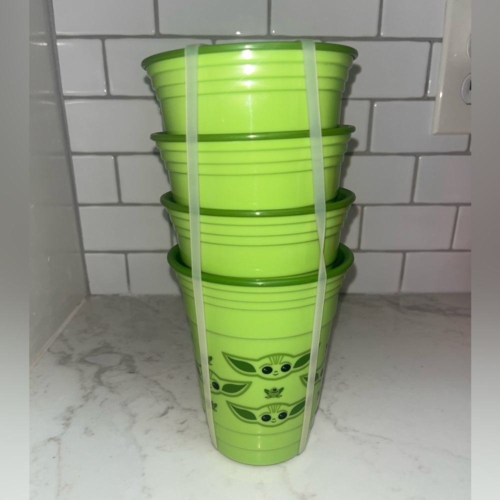 Mandalorian Baby Yoda Cups